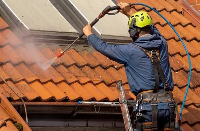 Démoussage et hydrofuge de toiture à Martillac